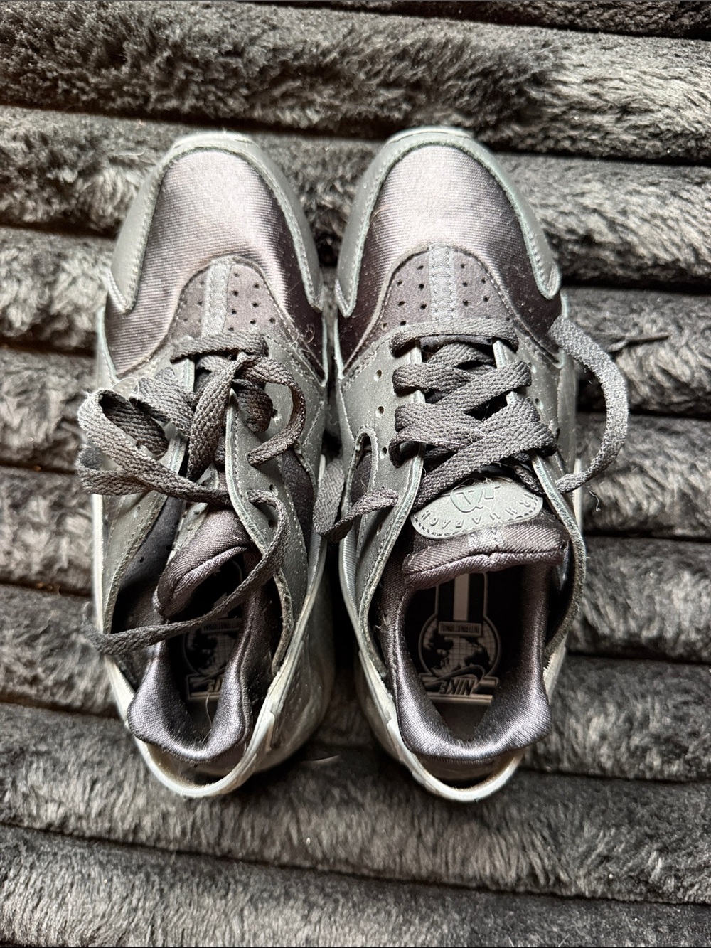 Nike black sneakers